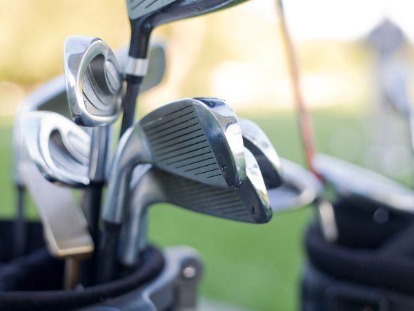 Poradnik zakupu klubu golfowego: Co warto wiedzieć przed zakupem
