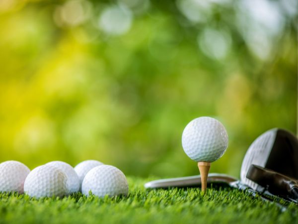 Najlepsze akcesoria do golfa: Przewodnik zakupowy i recenzje
